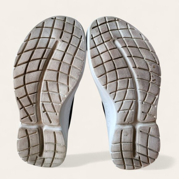 Oofos OOmg EeZee Low Recovery Slip On Black White Womens 10 - Picture 7 of 9